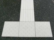 IT 1012V_Vezető beton járdalap 300 x 300 mm IT 1012V_Vezető beton járdalap 300 x 300 mm