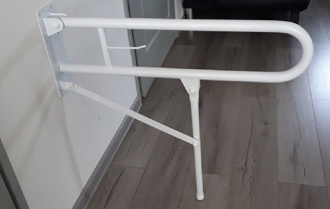 IT 800FL Wall mounted foldaway handrail with lower holding